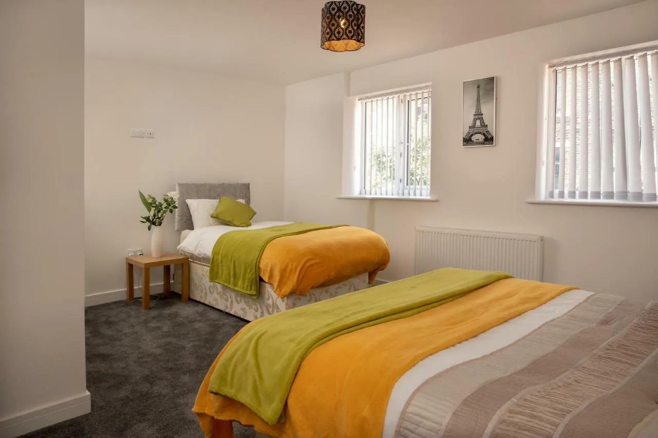 Villa Fantastic Large House With Private Parking Bradford  Ferienhaus Bradford (West Yorkshire)