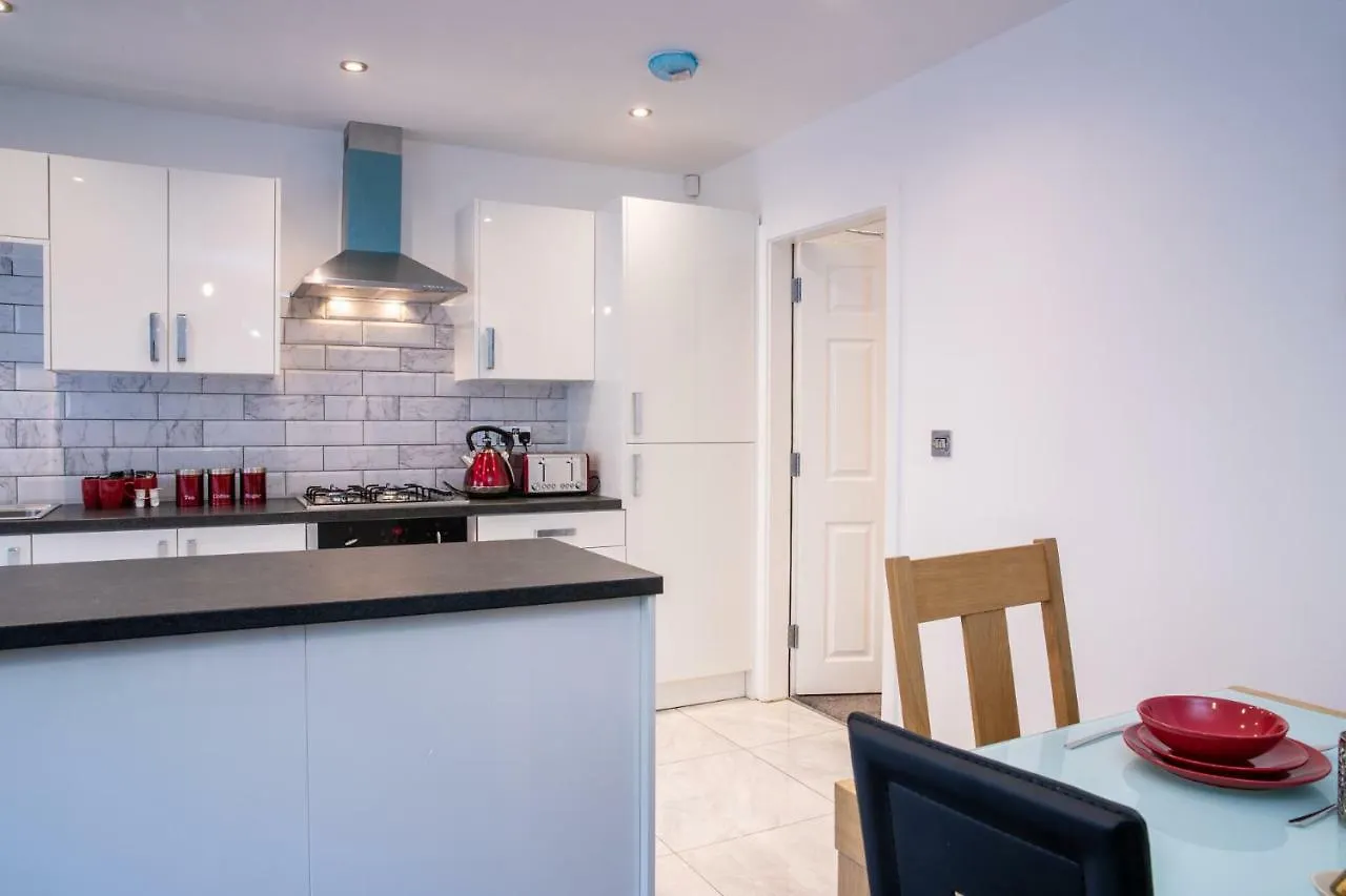 Ferienhaus Villa Fantastic Large House With Private Parking Bradford  Großbritannien