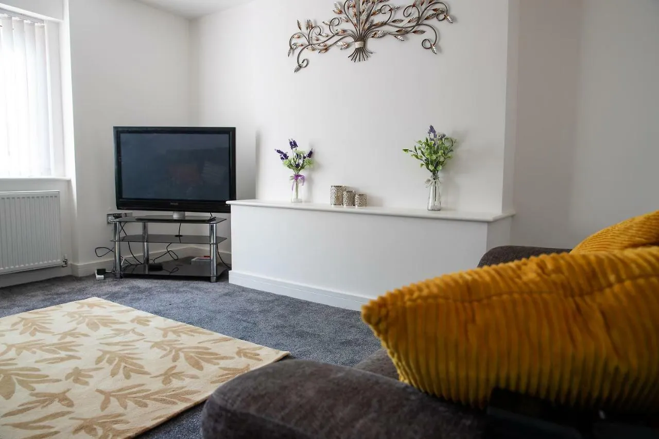 Villa Fantastic Large House With Private Parking Bradford  Großbritannien