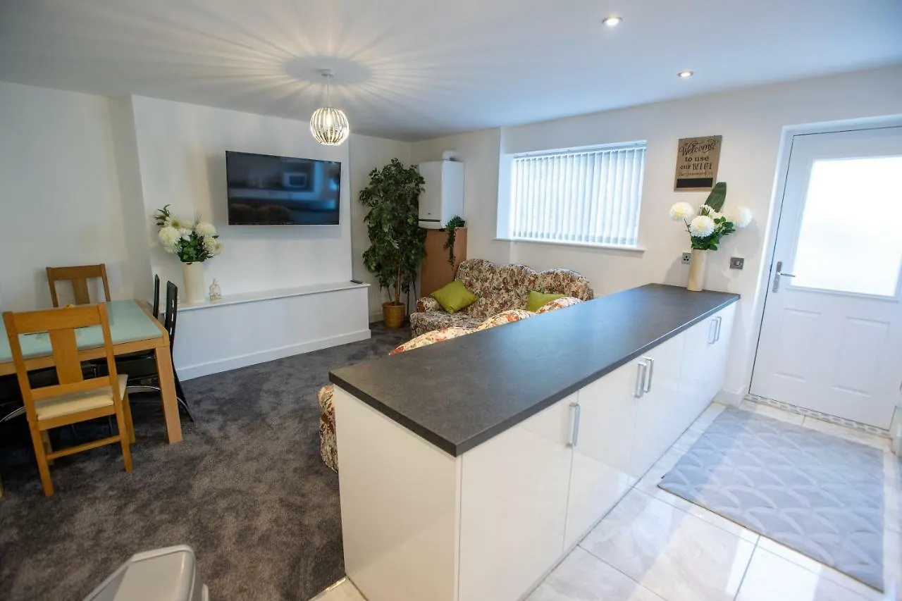 Ferienhaus Villa Fantastic Large House With Private Parking Bradford