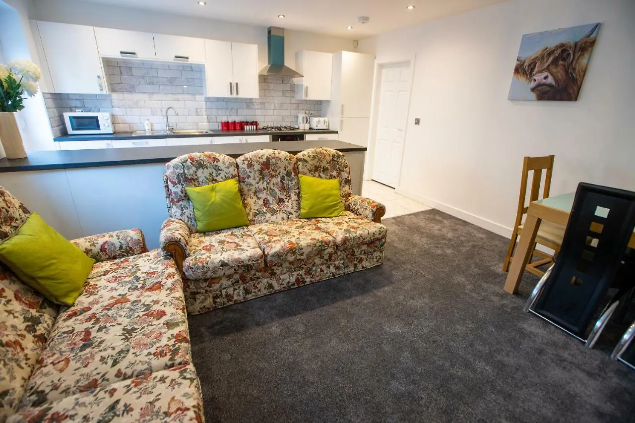 Ferienhaus Villa Fantastic Large House With Private Parking Bradford  Großbritannien
